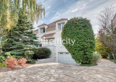 Pavillon - 155 m² - 7 pièces