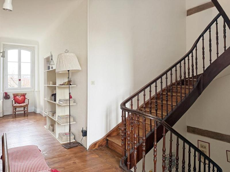 Maison - 270 m² - 9 pièces