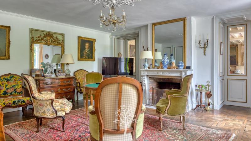 Château - 450 m² - 12 pièces