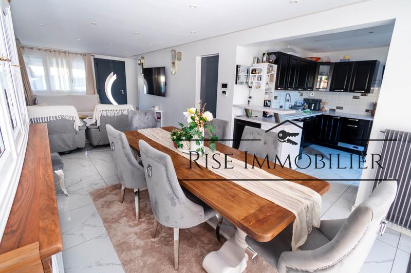 Maison - 90 m² - 4 pièces