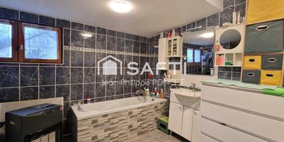 Maison - 140 m² - 6 pièces