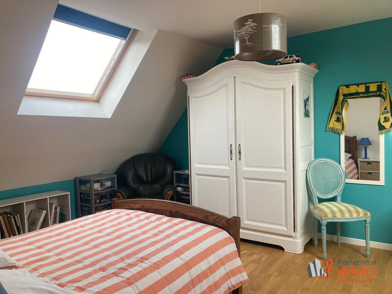 Maison - 335 m² - 12 pièces