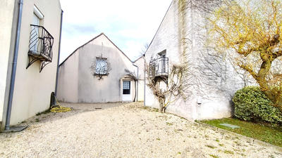 Demeure - 370 m² - 17 pièces