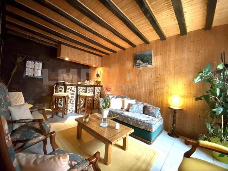 Maison chambre d'hôtes - 250 m² - 17 pièces