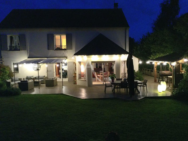 Maison - 205 m² - 6 pièces