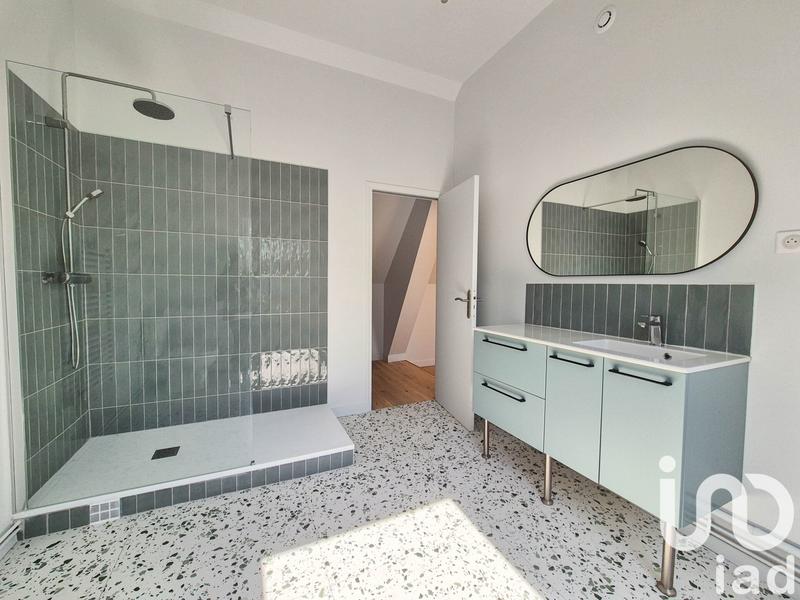 Maison - 210 m² - 7 pièces