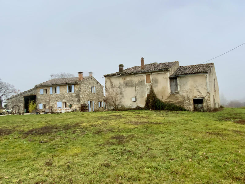 Mas - 600 m² - 7 pièces