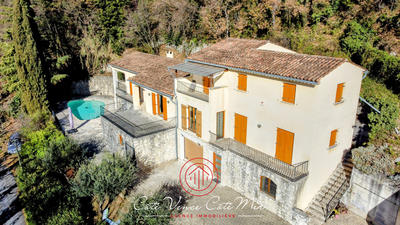 Maison - 257 m² - 9 pièces