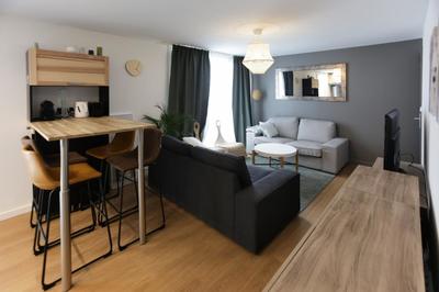 Appartement - 80 m² - 6 pièces