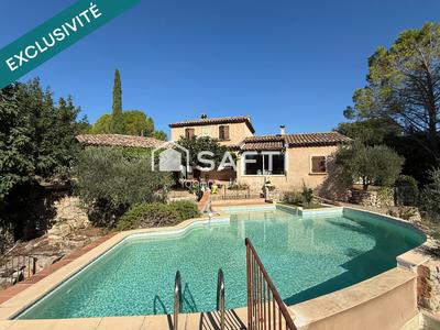 Maison - 140 m² - 5 pièces