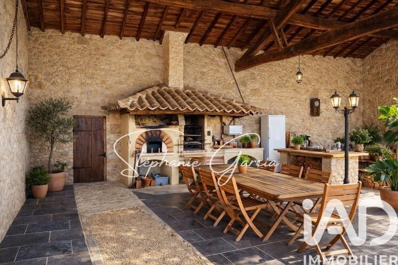 Maison - 315 m² - 10 pièces