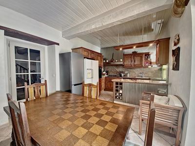 Maison - 311 m² - 14 pièces