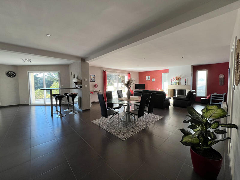 Maison - 151 m² - 6 pièces