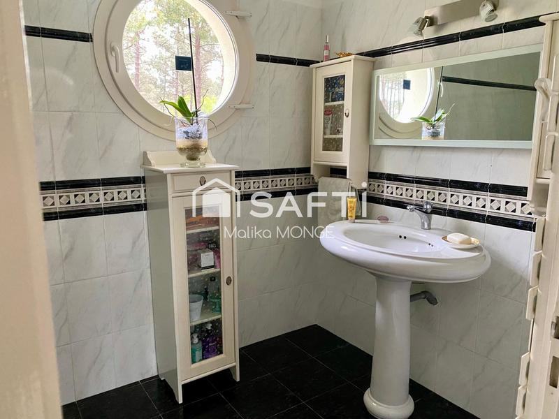 Maison - 208 m² - 6 pièces