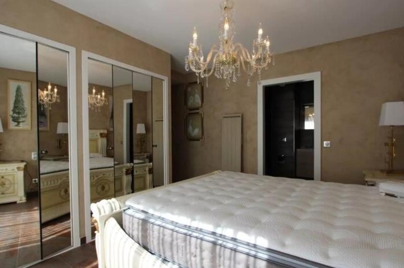 Appartement - 187 m² - 6 pièces