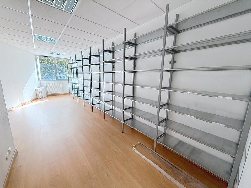 Bureau - 134 m² - 6 pièces