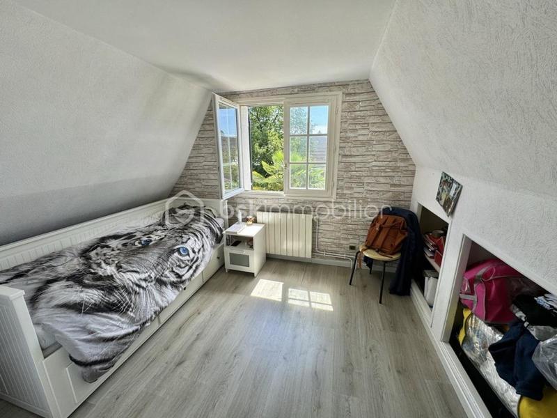 Pavillon - 130 m² - 7 pièces