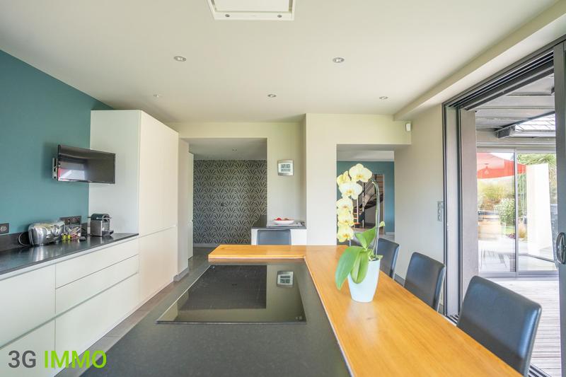 Maison contemporaine - 198 m² - 6 pièces