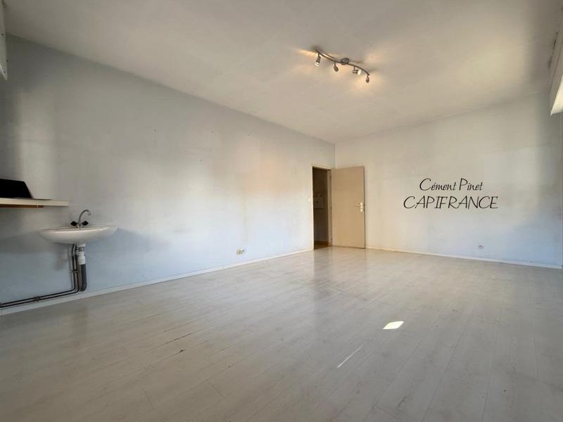 Local commercial - 75 m² - 4 pièces