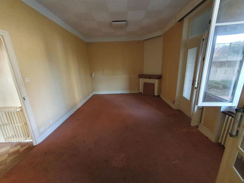 Maison - 180 m² - 8 pièces