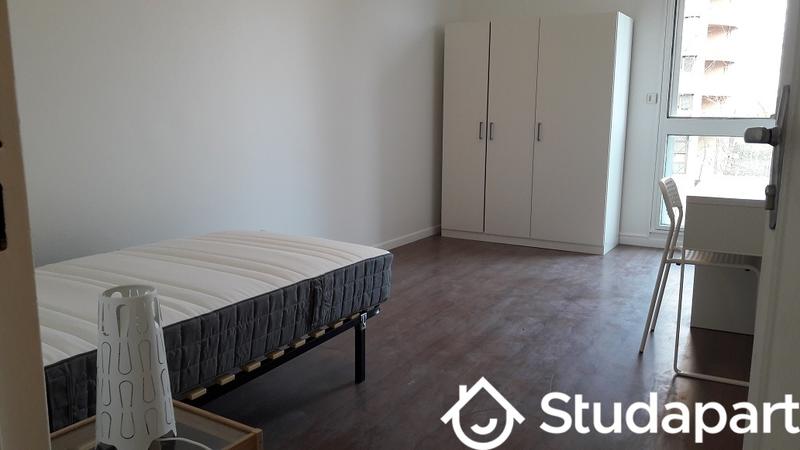 Chambre - 96 m² - 1 pièce