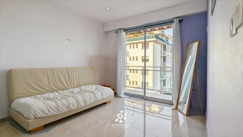 Appartement - 100 m² - 4 pièces