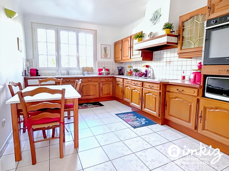 Maison - 231 m² - 7 pièces