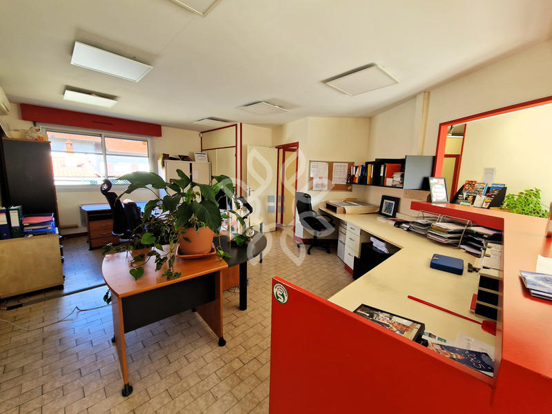 Bureau - 250 m² - 7 pièces