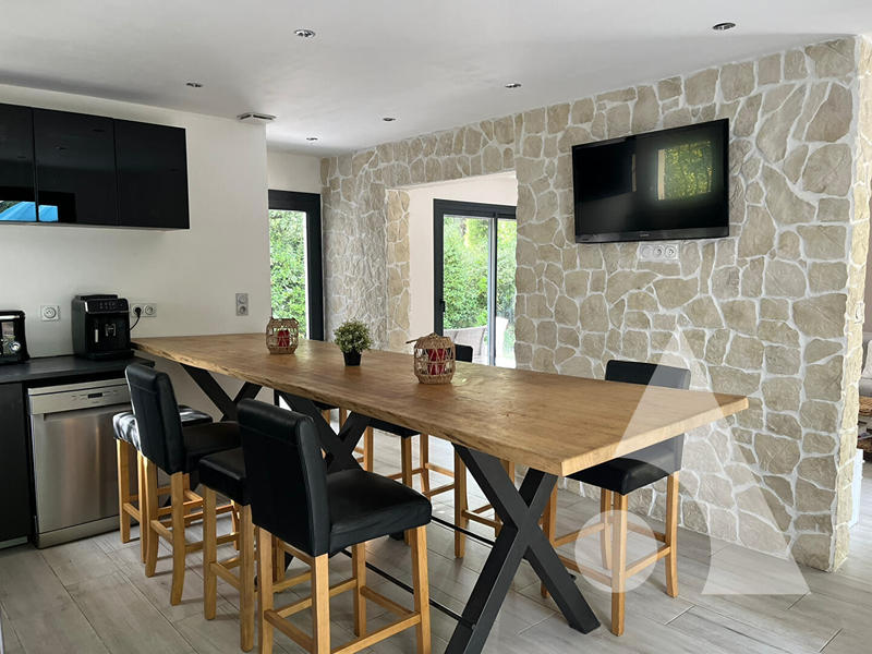 Maison - 101 m² - 5 pièces