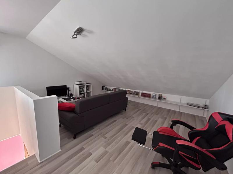 Maison - 247 m² - 7 pièces