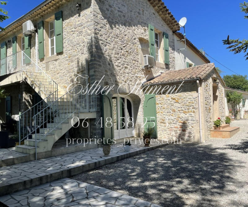 Mas - 242 m² - 8 pièces