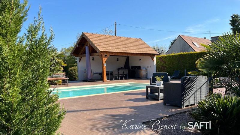 Maison - 238 m² - 9 pièces