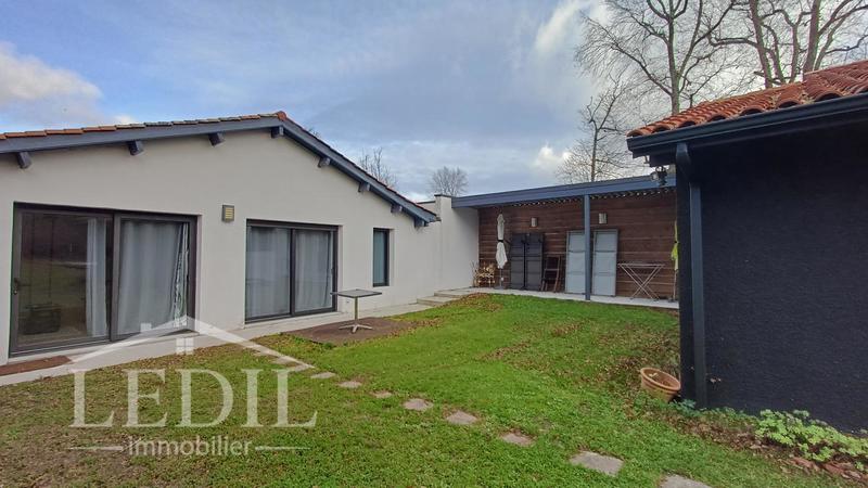 Gîte - 211 m² - 5 pièces