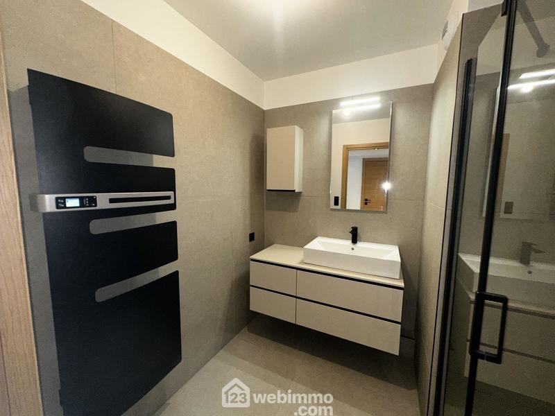 Appartement - 85 m² - 3 pièces