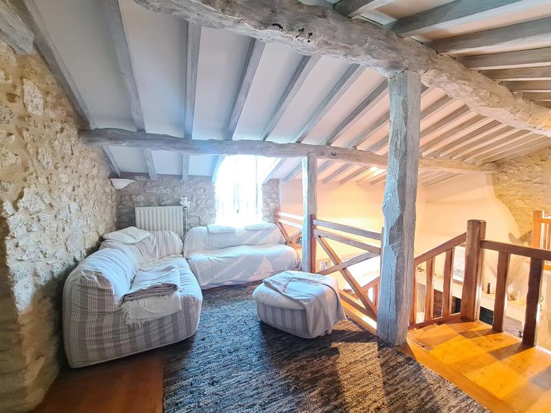 Maison - 218 m² - 6 pièces