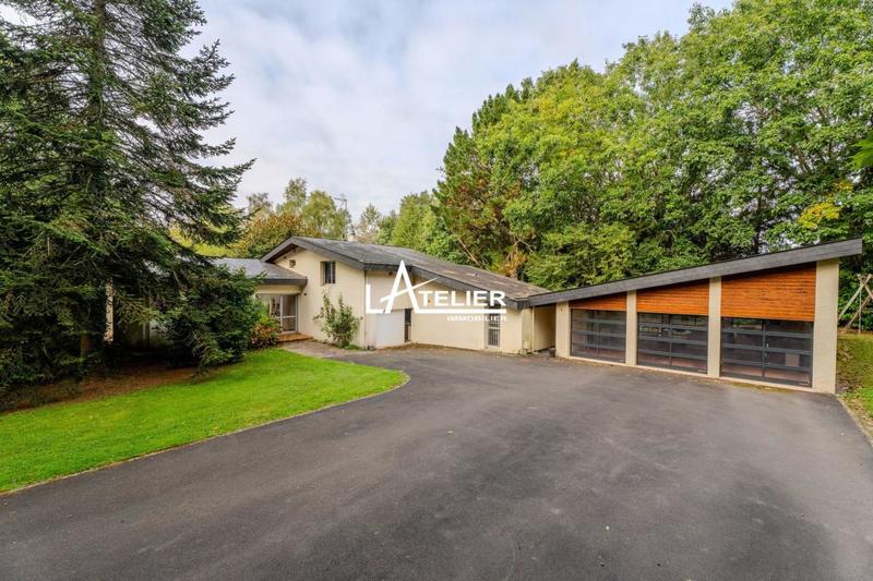 Propriété - 220 m² - 7 pièces