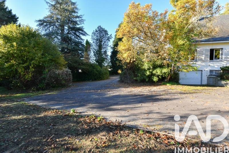 Maison - 284 m² - 9 pièces