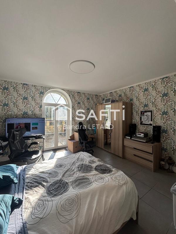 Maison - 221 m² - 9 pièces