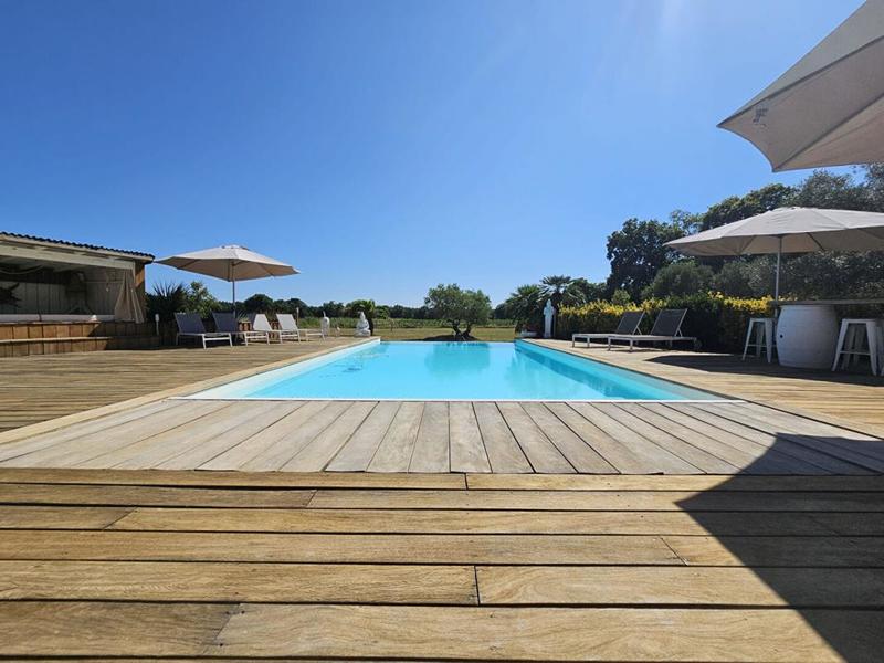 Propriété - 367 m² - 14 pièces