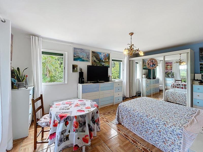 Villa - 196 m² - 6 pièces