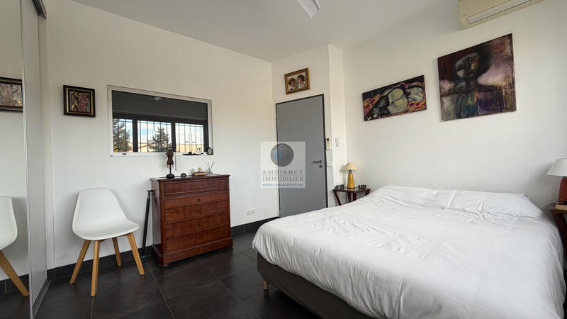 Appartement - 99 m² - 5 pièces