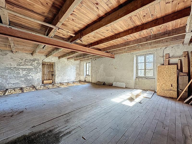 Grange - 140 m² - 5 pièces