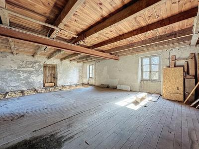 Grange - 140 m² - 5 pièces