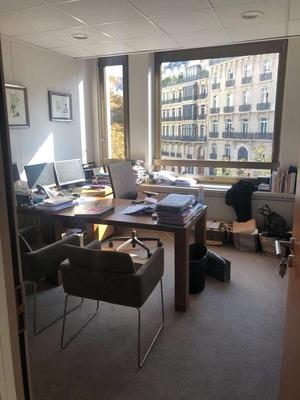 Local d'activités - 218 m²