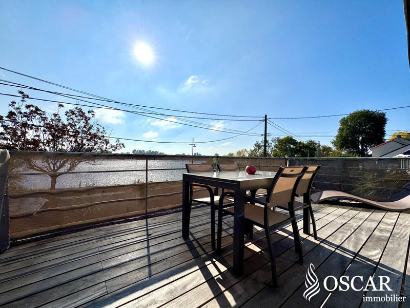 Maison - 209 m² - 7 pièces