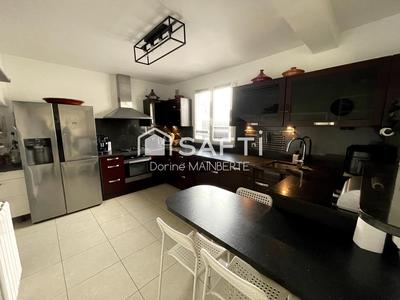 Maison - 200 m² - 6 pièces