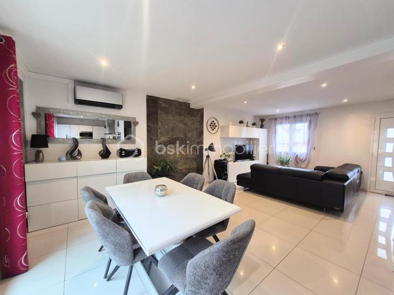 Maison - 150 m² - 7 pièces