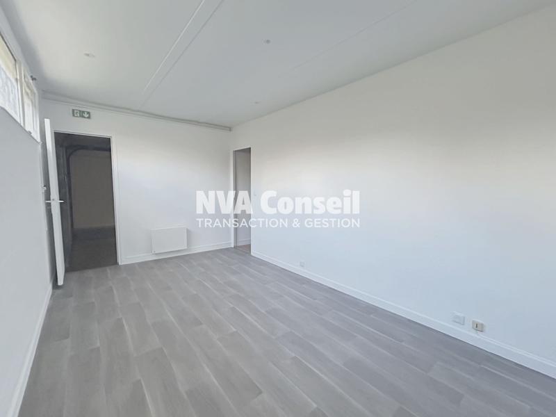 Local d'activités - 209 m²