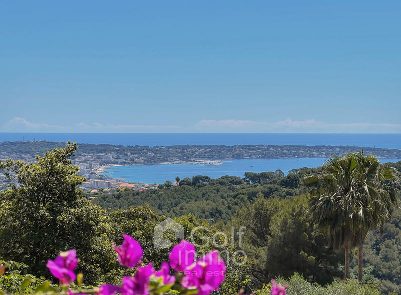 Maison - 225 m² - 6 pièces