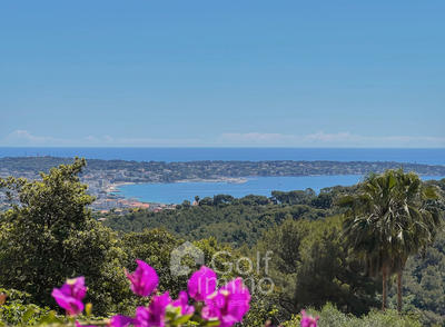 Maison - 225 m² - 6 pièces